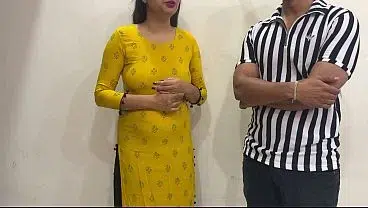 Cylinder De Do Bhaiya Pls- Indian Neighbour’s Hot Wife Fucked Exchange of Cylinder, Got Cum on Hairy Pussy