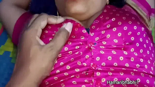 Desi housewife enjoys passionate lovemaking with spouse at home. Indian Sex Video.