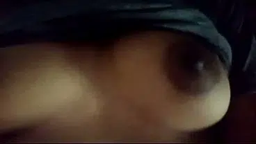 Desi Slut Gets naked and show her natural boobs