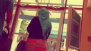 hijab wife big ass walking in street