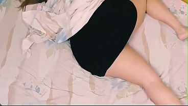 I met a guy on a sex dating app; he came over to my place and fucked me hard! I love his big cock!