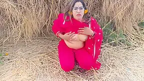Indian Blowjob – Mature Indian Wife Blowjob Kissing And Boobs Press Outdoor