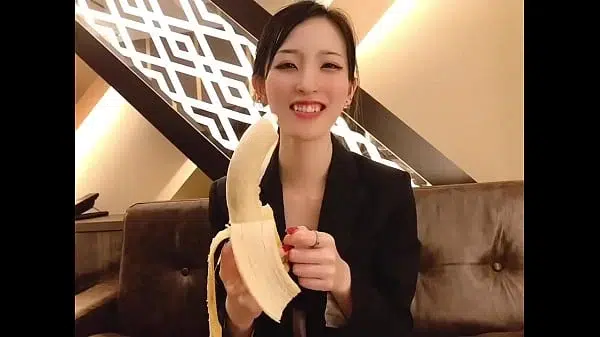 Japanese woman YouTuber’s sweet blowjob onto a banana with a condom and talk session