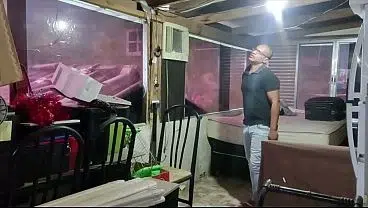 LEVEI AGUA PRO MONTADOR DE MOVEIS ELE ME COMEU E GOSOU NA MINHA BOCA