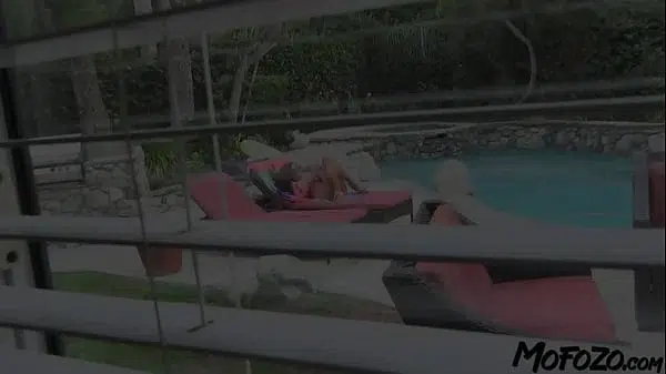 MOFOZO.com – Redhead Model With Big Tits Gives A Blowjob