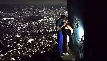 REAL AMATEUR – My thirsty neighbor wanted it riskier: Outdoor sex overlooking the city