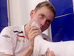 Bulldoggxxx.com – My Foot On Your Submissive Face