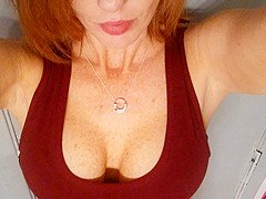 Cheating wife caught on