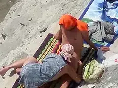 Two Nude Beach Couples Handjobs Serie 23