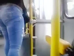 Bunda deliciosa no onibus.