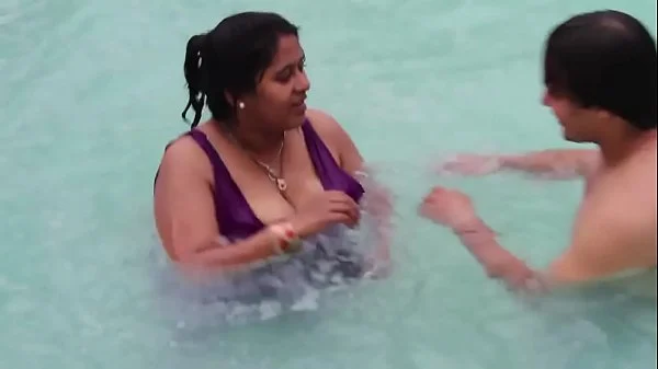 Desi randi fucked by her customer