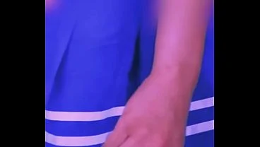La mejor amiga traviesa se deja montar por su novio en la fiesta