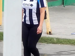 Lindas caderas y cameltoe (leggins)