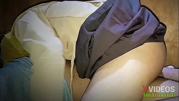 Ngentot adik tiri yang jago diatas