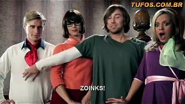 Paródia pornô de sucesso do Scooby Doo! Todos os heróis fudendo pra valer!
