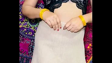 Solo desi lady wants a big dildo in her pussy