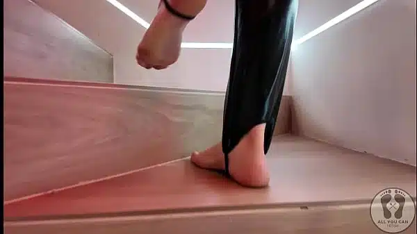 4K DOMINATRIX DOG TRAINING HUMILIATION FOOD FETISH SPLOSHING