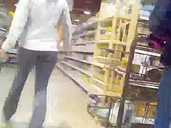 cameltoe at grocery store