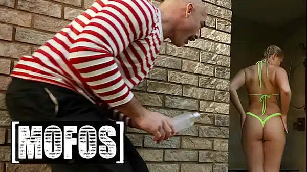Charles Dera Watches Harley King’s Rubbing Soap On Her Ass And Becomes So Horny To Fuck Her – MOFOS