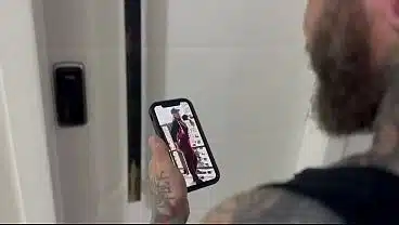 Conheci uma loira gostosa num site de relacionamento e advinha? Fodi ela gostoso!