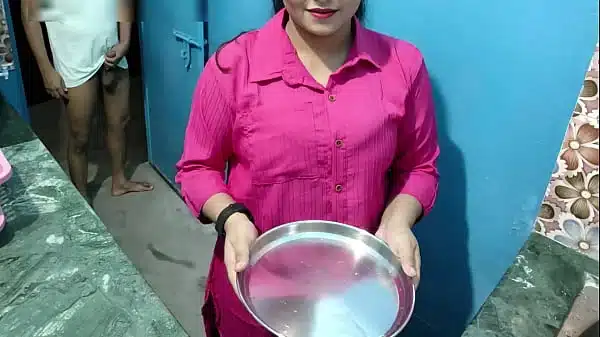 गाँव की खूबसूरत बड़े स्तनों वाली भाभी को देवर के बड़े लंड से रसोई में चोदा