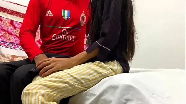 दोस्त की विधवा हॉट सौतेली माँ की बड़ी गांड और टाइट चूत की जोरदार चुदाई फुल HD हिंदी Xvideo