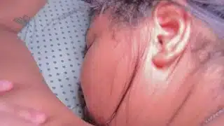 IMPOSSÍVEL não gozar dentro dessa morena com ela gemendo SOU SUA PUTINHA apertadinha da buceta rosa