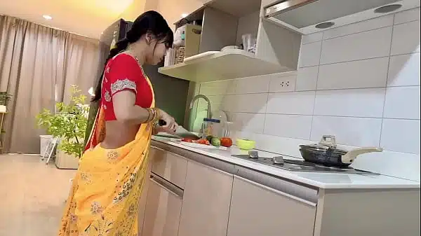 Indian Big Ass Wife is Really Horny while She Cooking