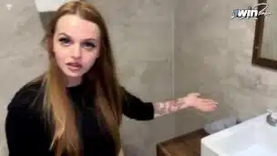 Putana Marina made the wrong floor, but still gave herself a fuck