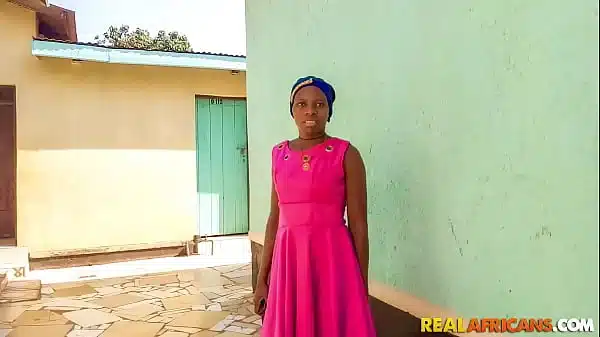 Real African Dinner Lady Waiting For Her Congolese BF To Pick Her Up!