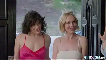 Blonde is handling a double anal fisting