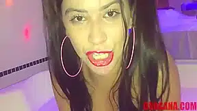 Hot Young Girl Has Fun With Gifted