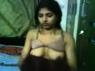 Watch this sexy clip of Pakistani babe naked then give