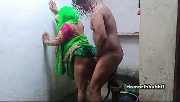 Desi Village Stepmom In Saree Hard Fucked Full Video Hindi Audio.