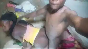 Elle adore des ‘énorme bite noire des africains porno amateur