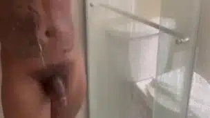 Jerking In The Shower!!