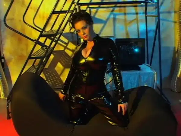 Linsey in the Matrixxx