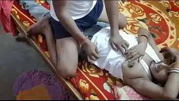 Model Desi Bhabhi ki chudayi ghar par hi