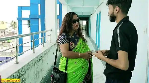Desi hot sexy Bhabhi having sex with Stanger boy! Full Hd sex